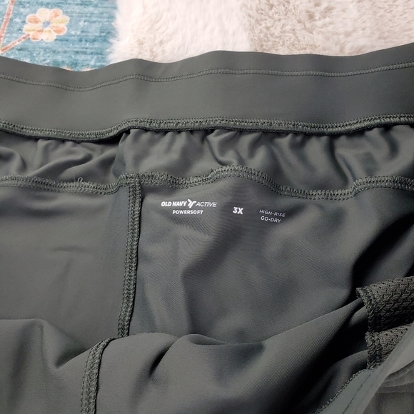 Old Navy High-Waisted PowerSoft Loose Shorts Lost in the Woods BNWT 3X - Picture 10 of 16